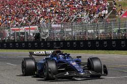 开云体育app-关于红牛车队完胜红牛二队，拉塞尔关键制胜的信息