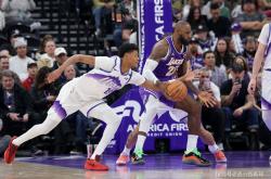 开云官网-湖人逆转爵士，布拉德利完成帽子戏法的简单介绍