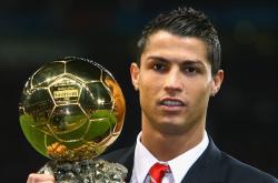 开云APP-赛道与球场，深圳队决胜篮网的F1式年度争冠启示