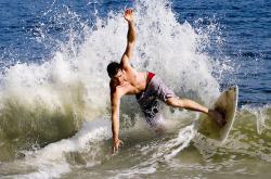 开云平台-赛道上的红色闪电，阿隆索关键制胜，法拉利绝杀雷诺车队