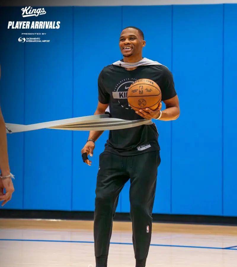 国王完胜勇士B队,威斯布鲁克打破历史纪录 国王完胜勇士B队,威斯布鲁克打破历史纪录