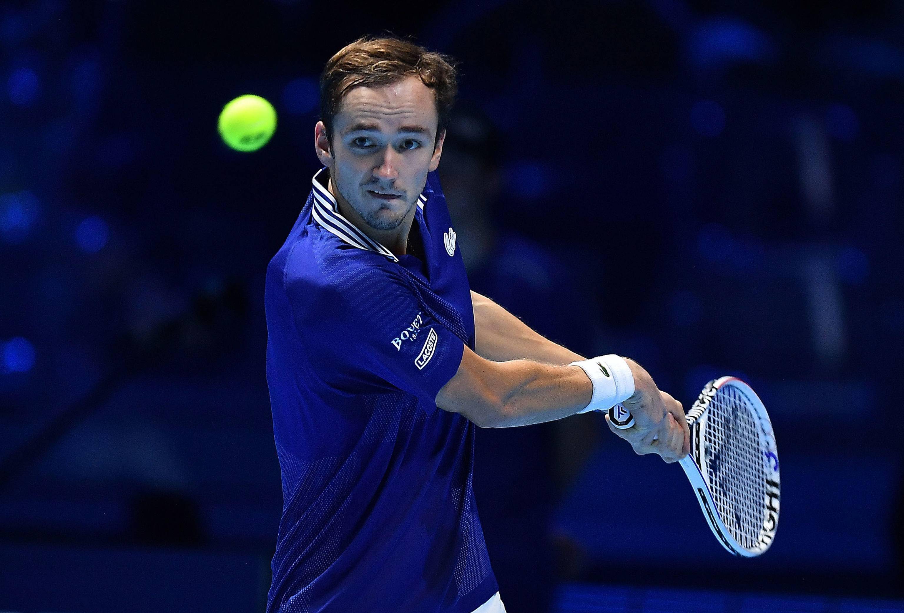 世界网球队鏖战法国网球队,梅德韦杰夫惊艳世界的简单介绍 世界网球队鏖战法国网球队,梅德韦杰夫惊艳世界的简单介绍