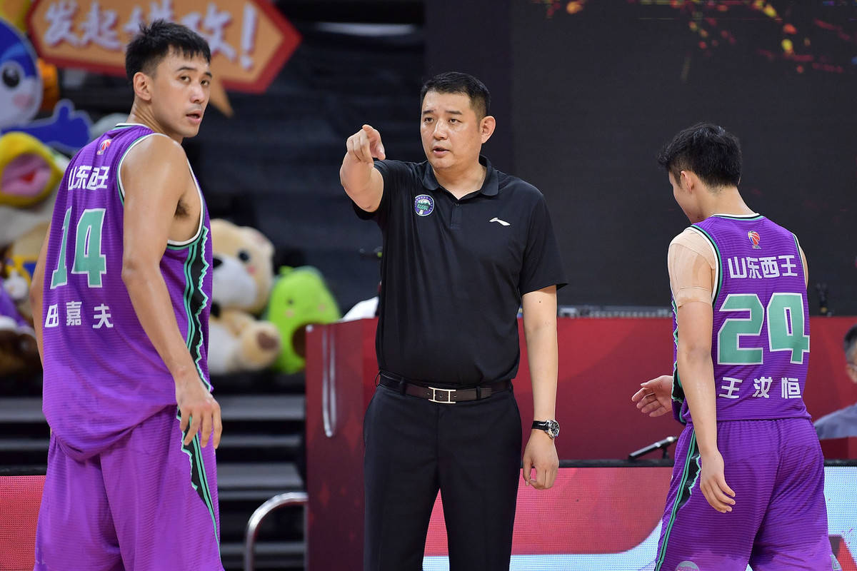 山东男篮夺得冠军,锋芒胜出 山东男篮夺得冠军,锋芒胜出