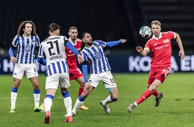 包含柏林赫塔积极备战，冲击前四名位置的词条