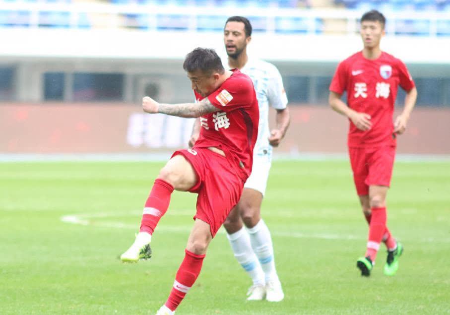 包含天津天海客场战平，稳定的状态给球迷信心的词条