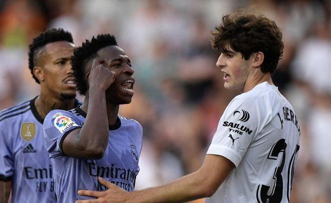 关于华伦西亚发挥不佳，遭受惨败！的信息