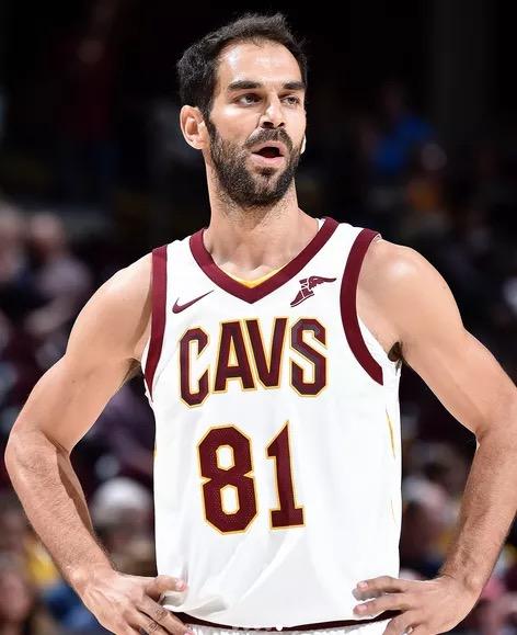 骑士队新援入籍成功，期待他的表现的简单介绍