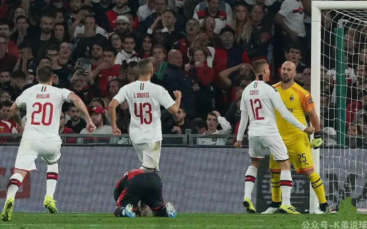 佛罗伦萨击败热那亚，逆转胜利