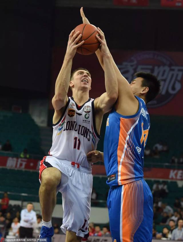 弗兰克福主场获胜,实现连胜 弗兰克福主场获胜,实现连胜