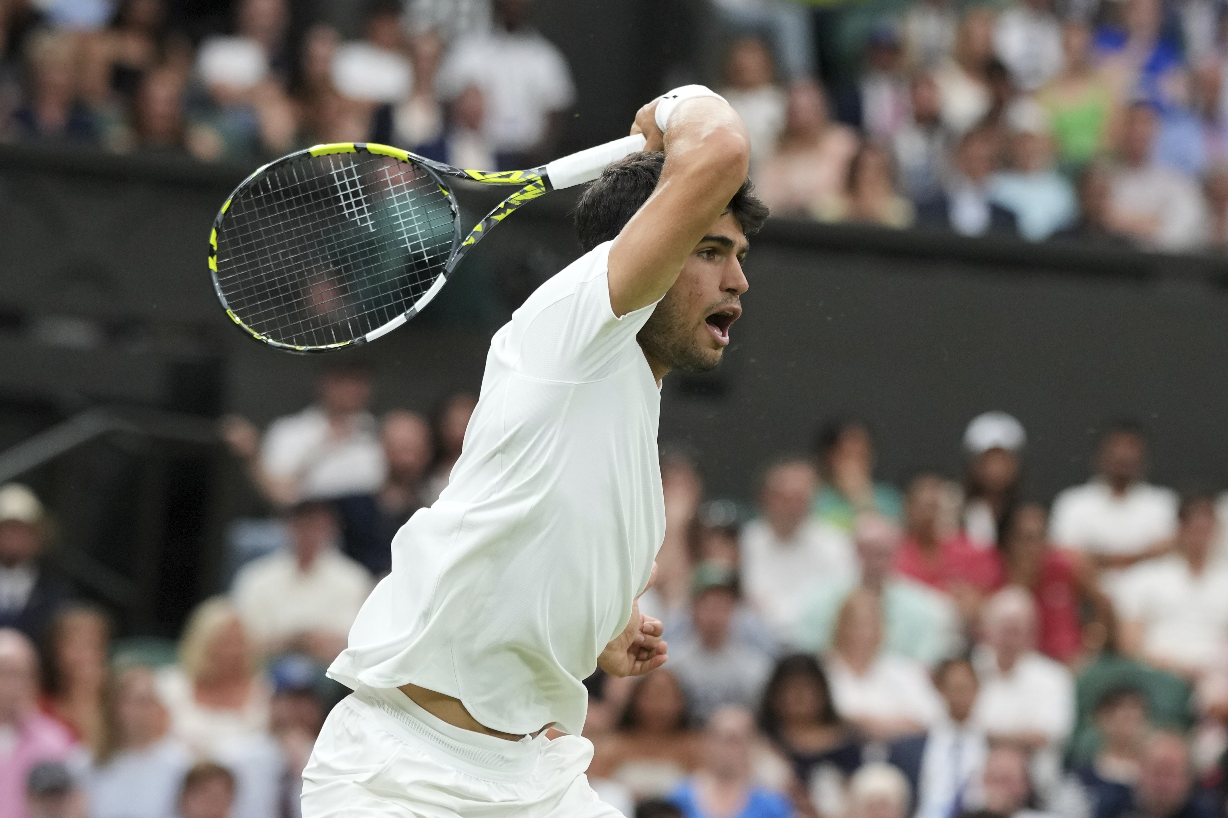 法国网球队险胜澳大利亚网球队，阿尔卡拉斯制霸全场