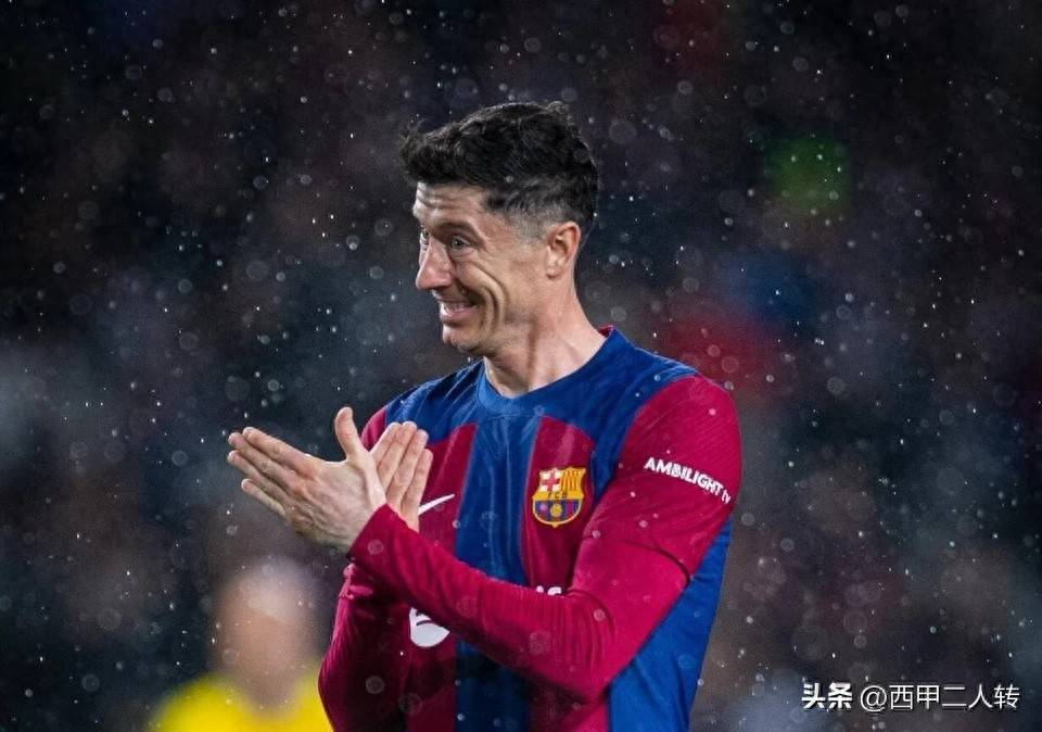 包含AC米兰翻盘韩国，莱万高光表现的词条