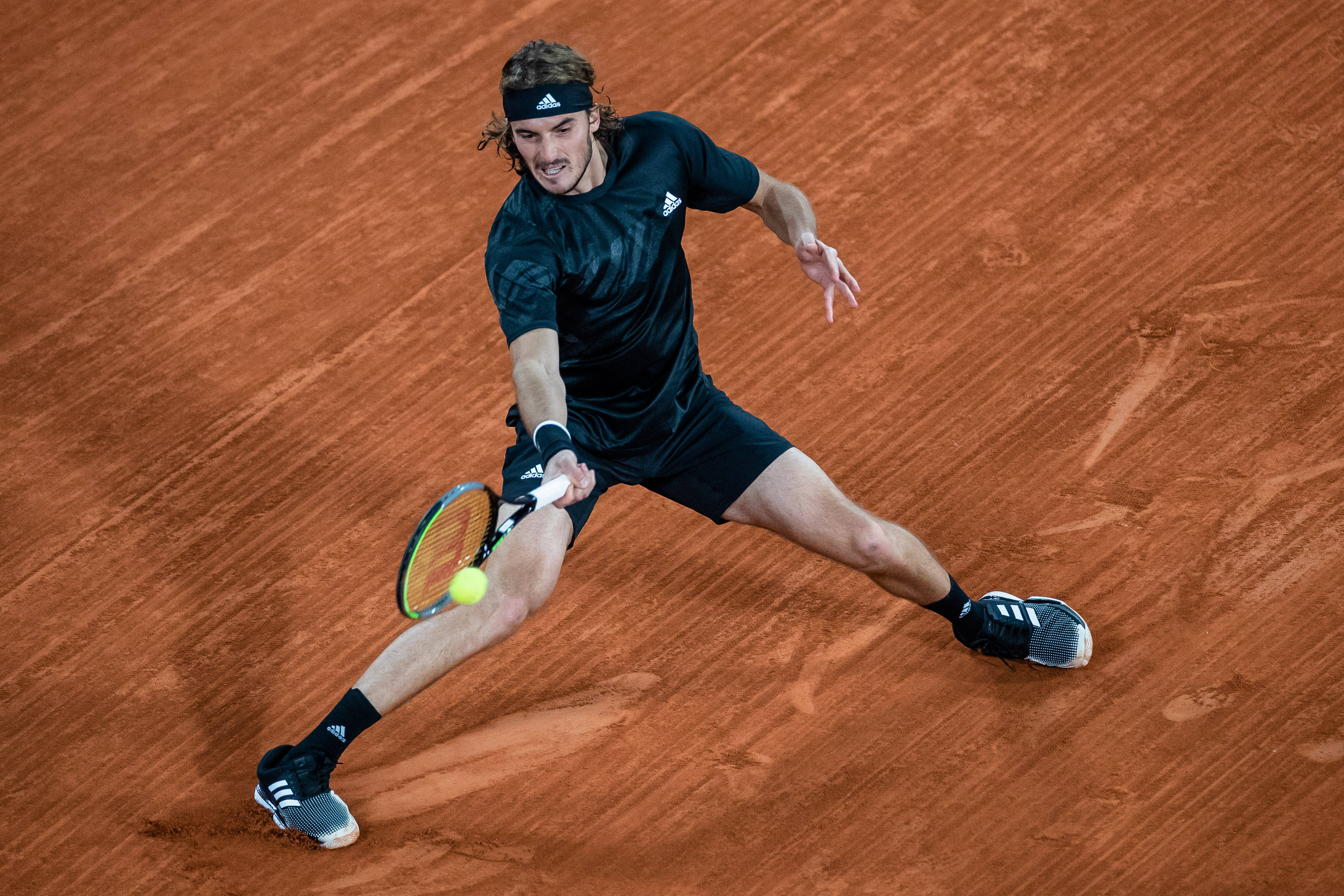 关于美国网球队绝杀欧洲网球队，西西帕斯统治全场的信息