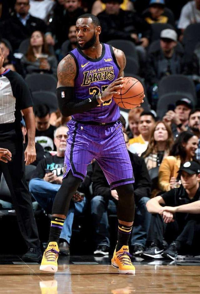 湖人逆转爵士，布拉德利完成帽子戏法的简单介绍