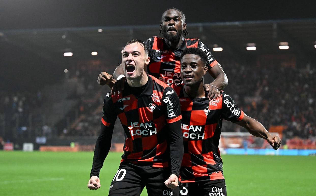 精彩比赛：法甲联赛出现黑马