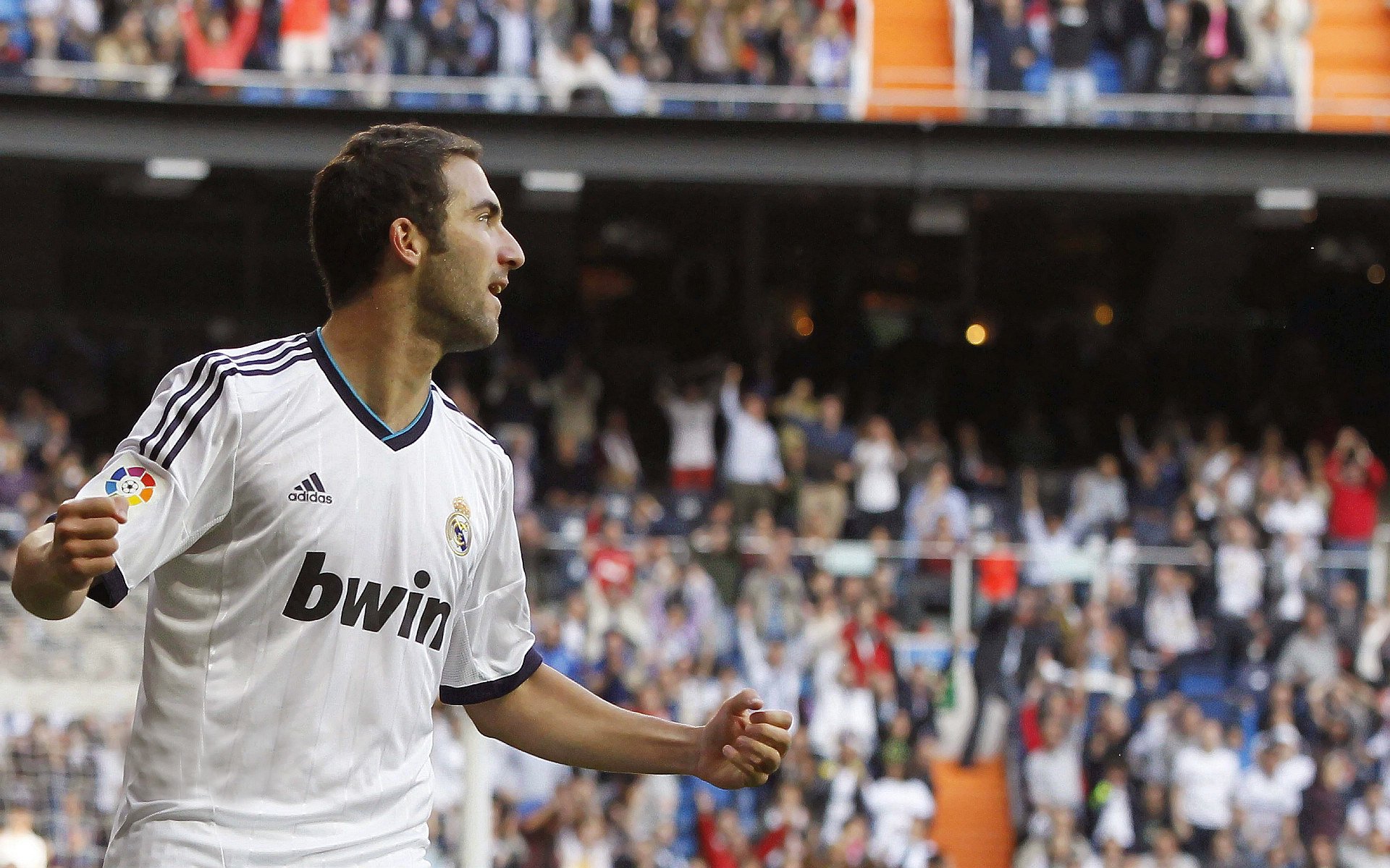 当银河战舰遭遇蓝鹰,一场错位的传奇,穆勒在别处打出生涯之夜