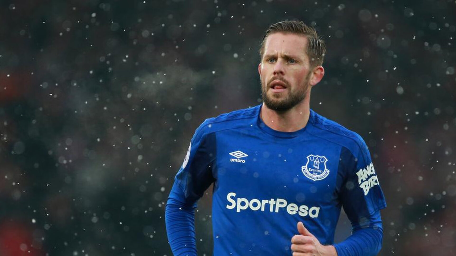 西甲国家德比之夜，斯通斯全程高能输出，当英格兰磐石在伊比利亚风暴中闪耀